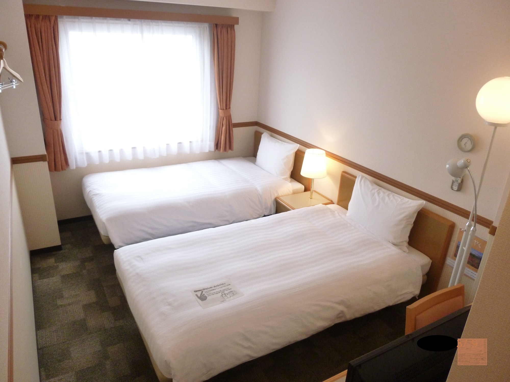 غرفة قياسية بسريرين منفصلين للمدخنين، Toyoko Inn Fukuoka Tenjin 4/6