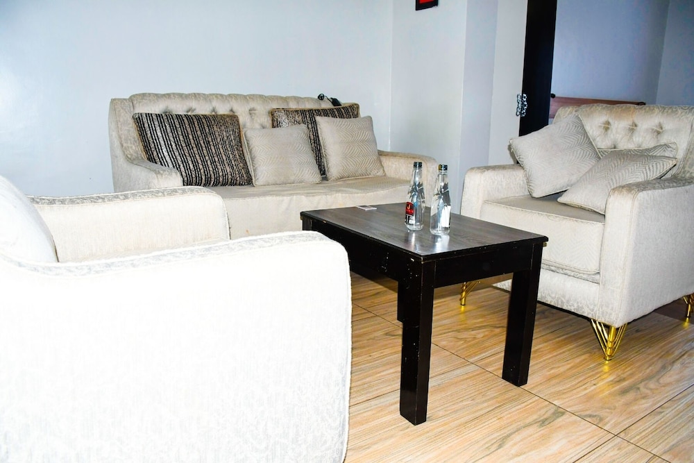 Jewelstone Hotel 54/69