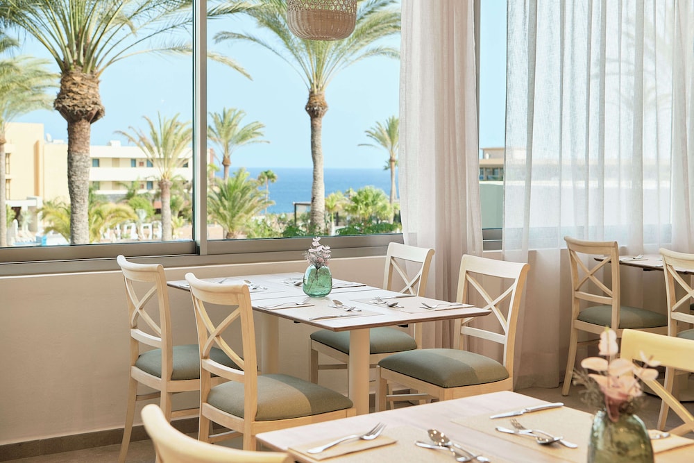 Iberostar Waves Gaviotas Park 34/46