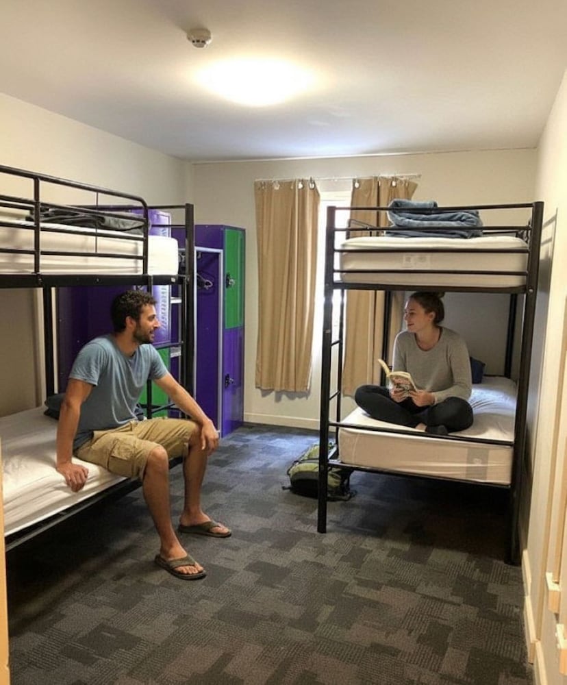 Big Backpackers Hostel 27/47