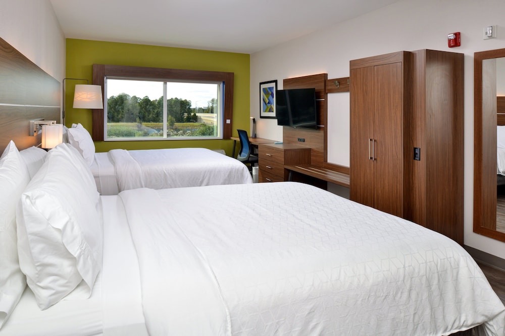 Standard, 2 Queen Beds, Accessible