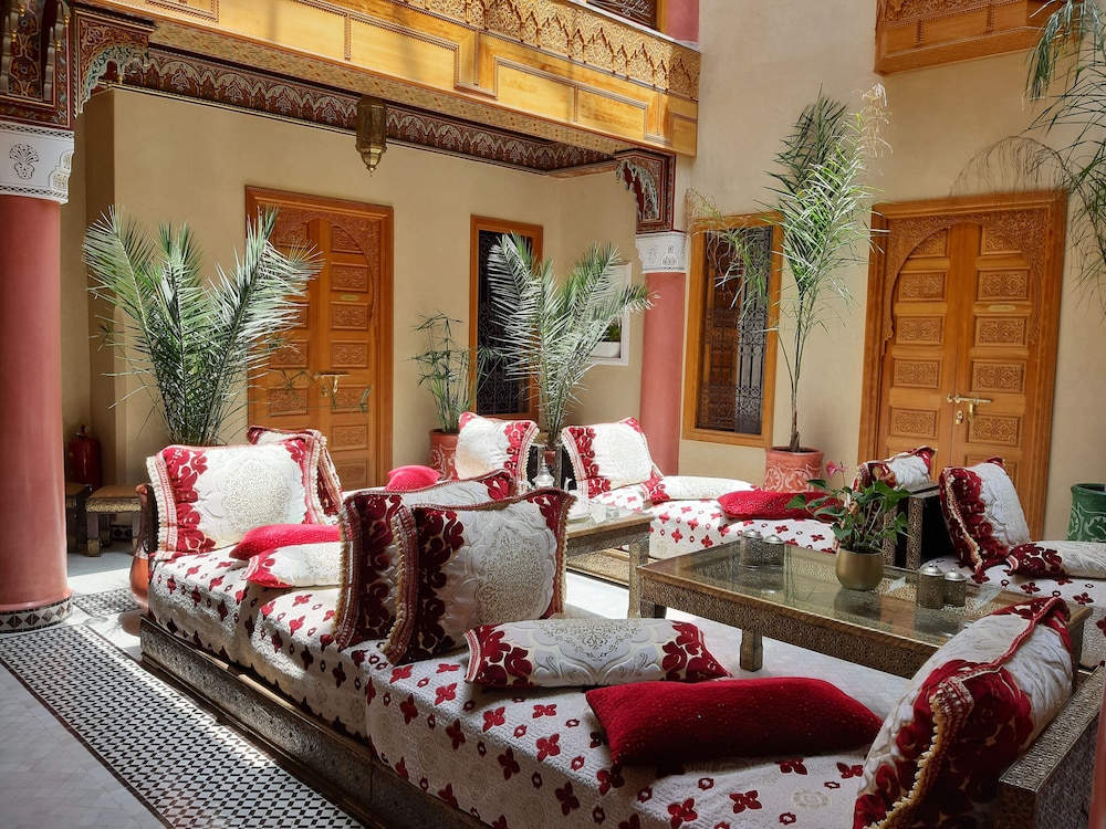 Riad Miral 37/50