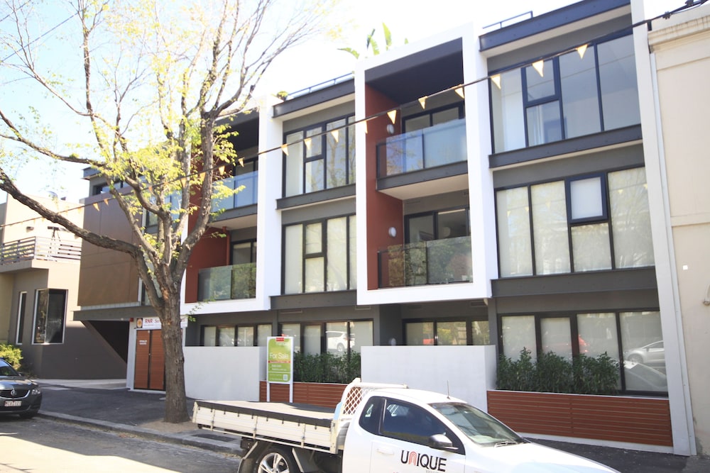 RNR Serviced Apartments North Melbourne 2/44