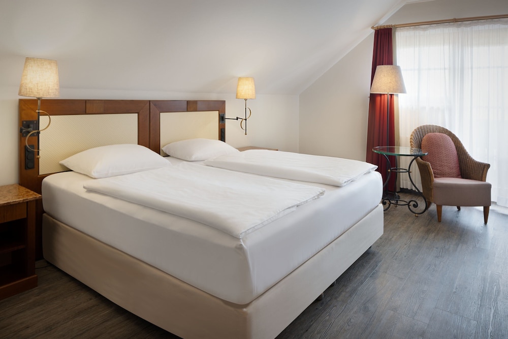 Room at Arabella Jagdhof Resort am Fuschlsee, a Tribute Portfolio Hotel, HOF BEI SALZBURG
