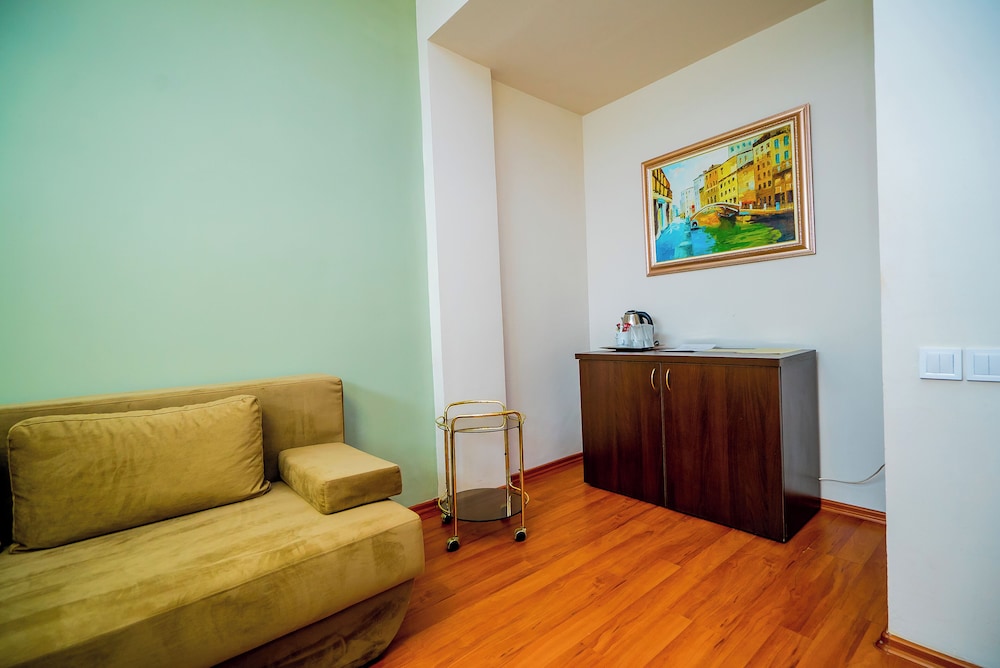 Guci 28/47