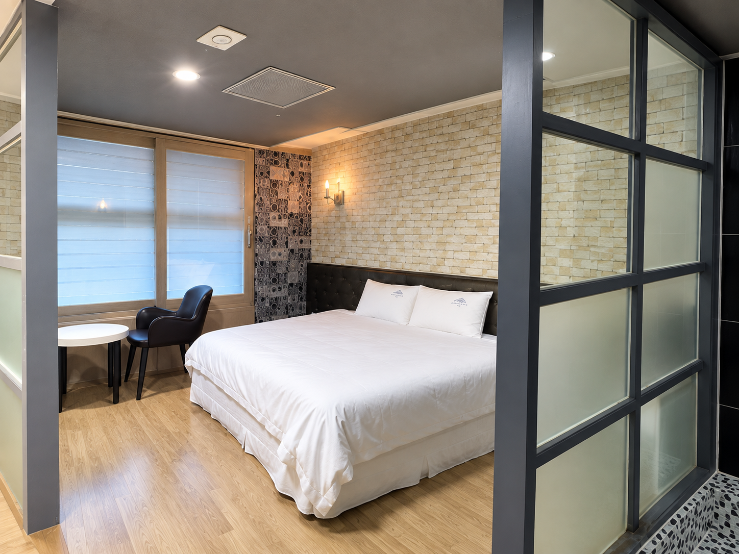 Standard, with View, No Window, Ground Floor