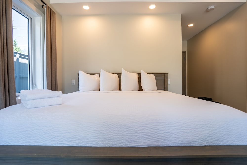 Northwinds Hotel Canmore 29/47