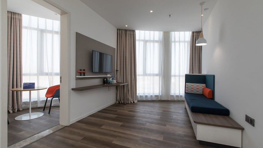 Holiday Inn Express Shangqiu Ancient Town 40/64