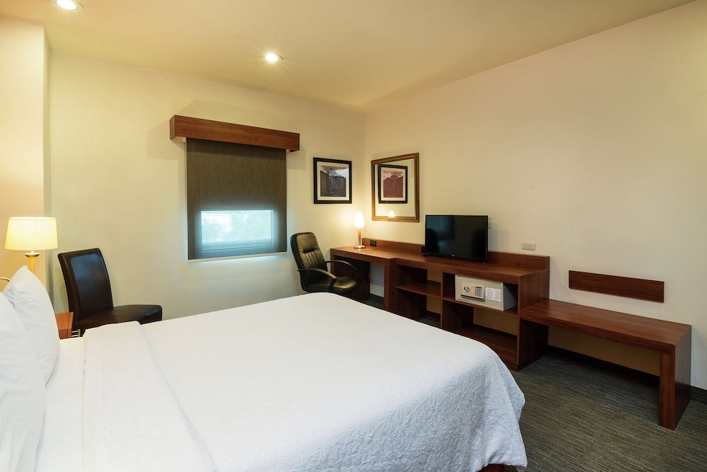 Hampton Inn by Hilton San Juan Del Rio 9/59