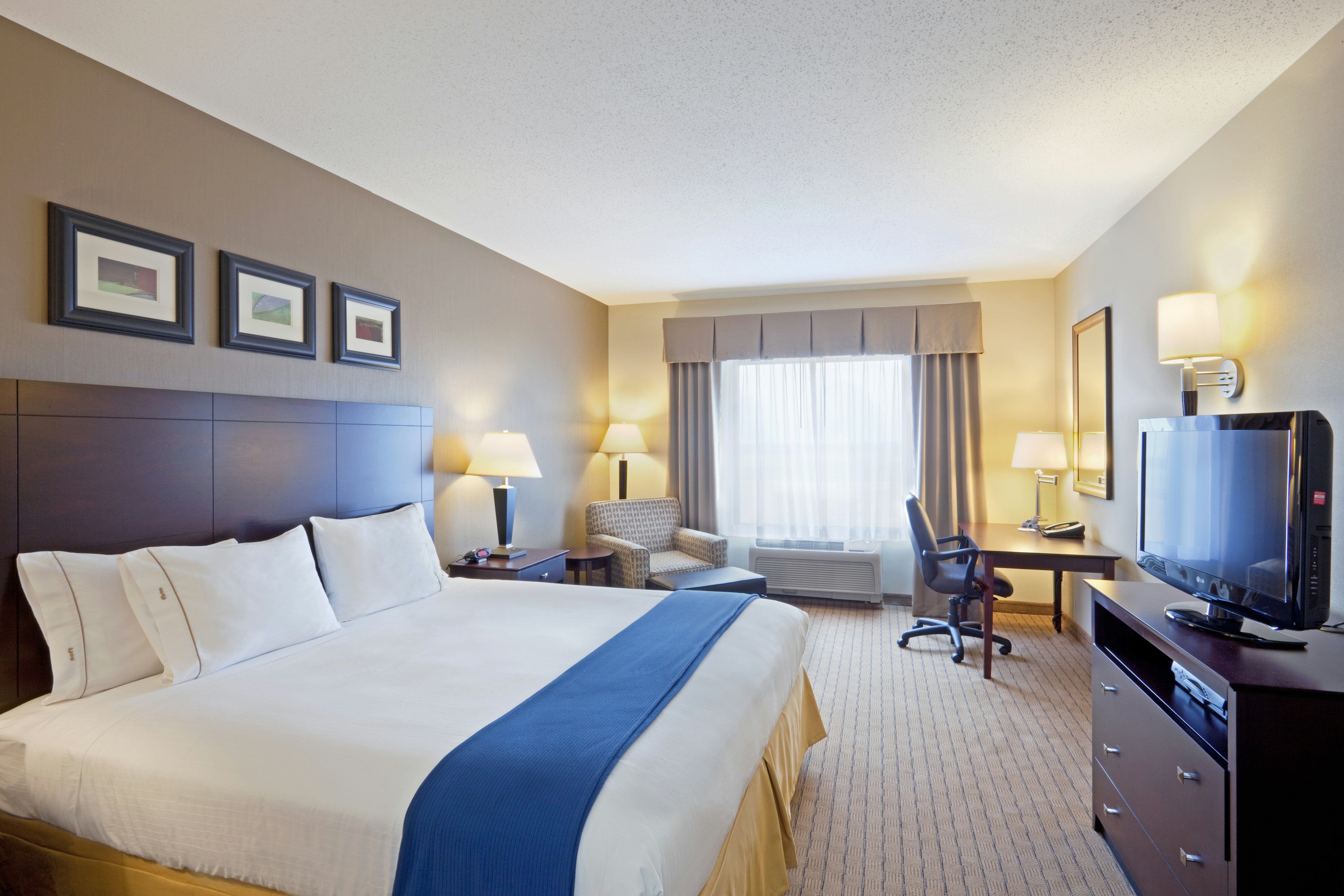 Holiday Inn Express Hotel Suites Malone 5/22