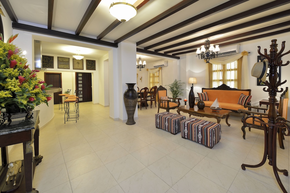 Hotel Dorado Plaza Calle del Arsenal 27/44