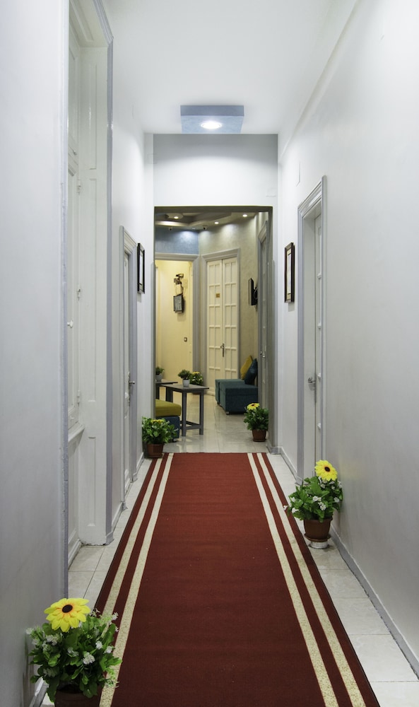 New Minerva Hotel 4/42