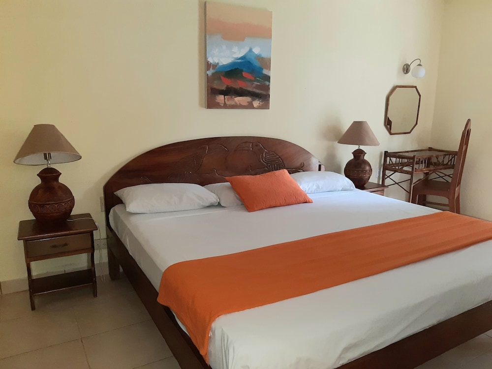 Samara Beach Hotel 24/49
