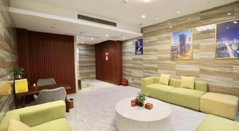 Chonpines Hotel (Beijing Caoqiao Metro Station) 42/51