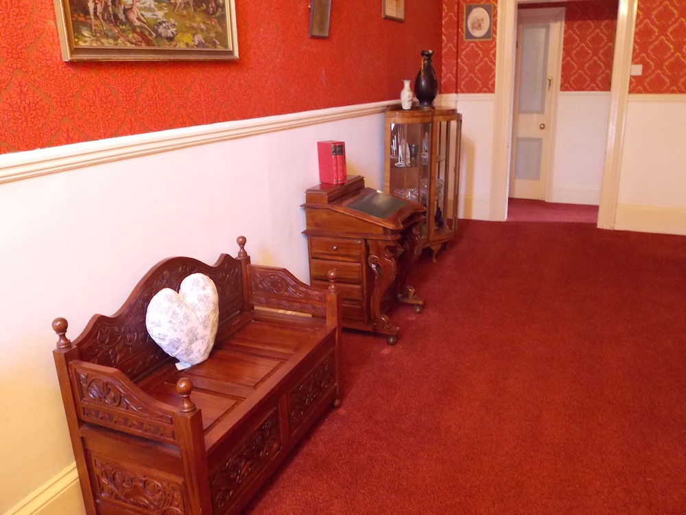 The Darnley Hotel 25/50