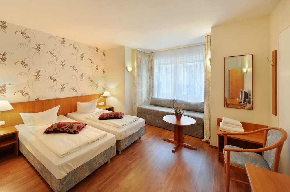 Fair Hotel Villa Diana Westend 21/65