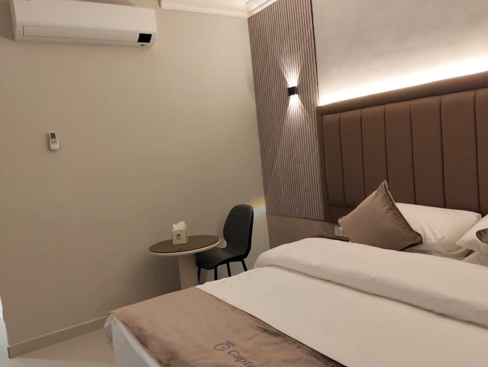 Captain S Hotel 12/58