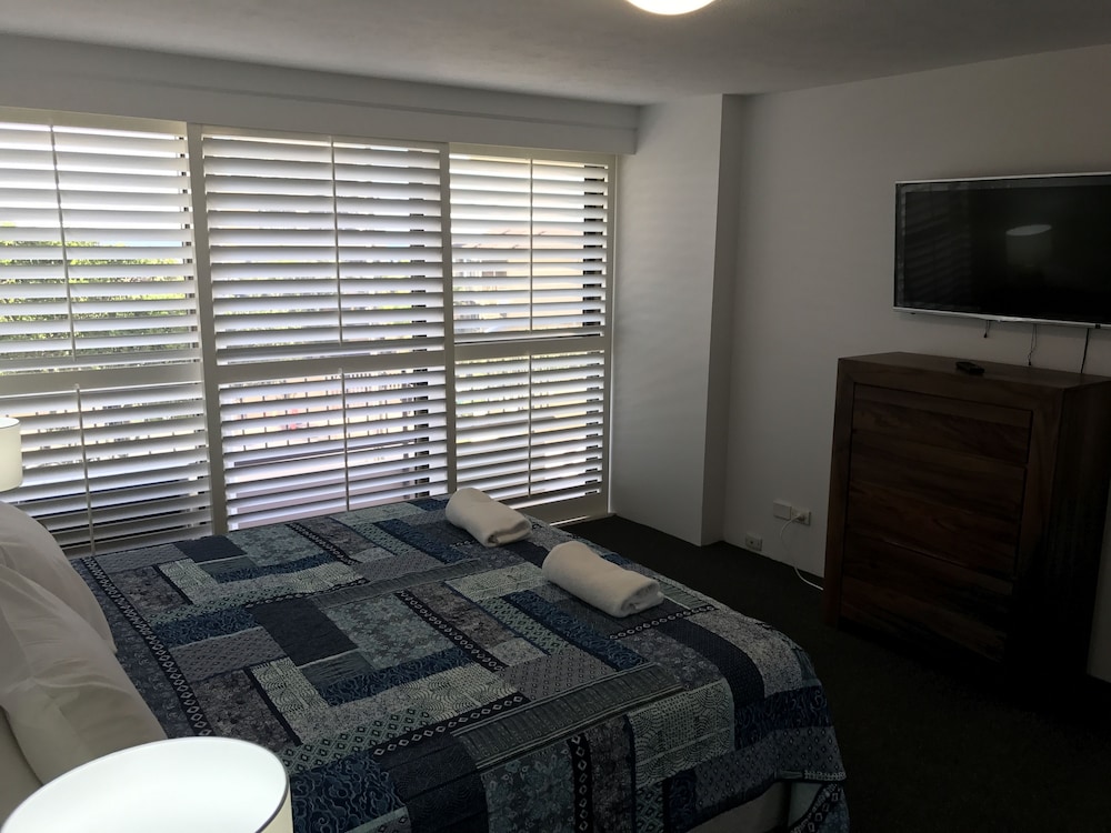 Norfolk Luxury Beachfront Apartments 43/74