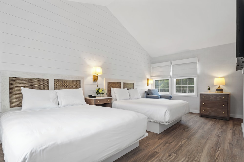 Nantucket Inn 20/55