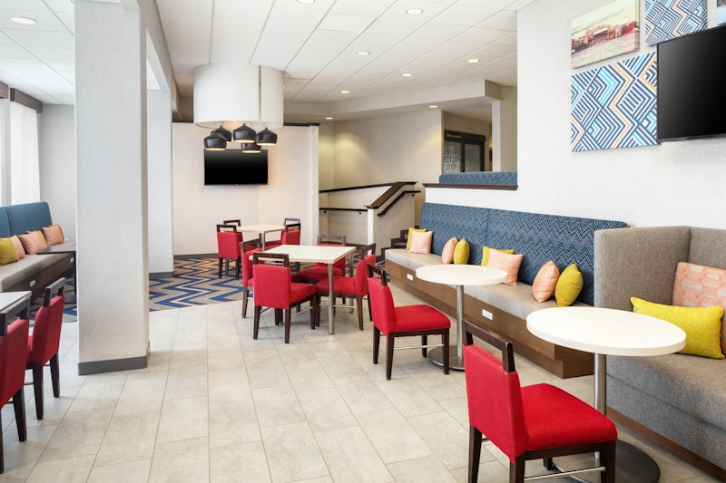 Hampton Inn Suites Parker 22/31
