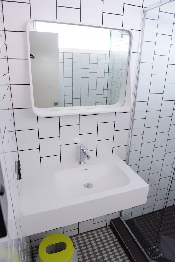 Bunk Backpackers Surfers Paradise Hostel 75/76