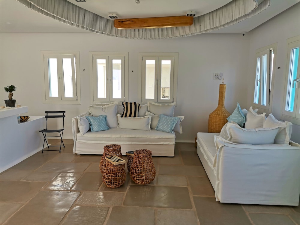 Majo Suites 44/60