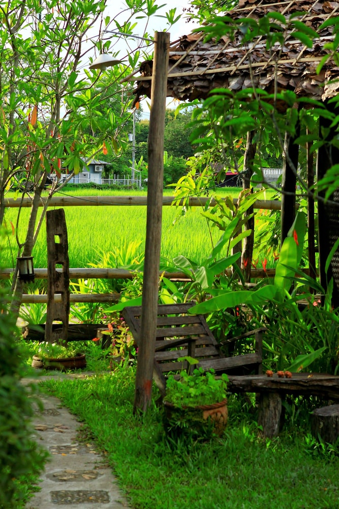 Khun Nai Tern Sai - Adults Only 13/24