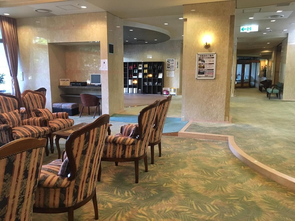 Breezbay Hotel & Resort Gero 65/77