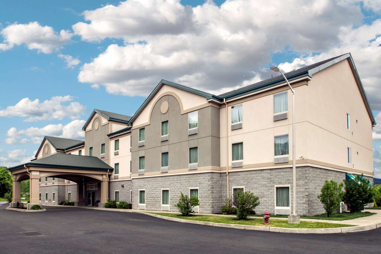 Quality Inn and Suites Fishkill South Near I-84 51/52
