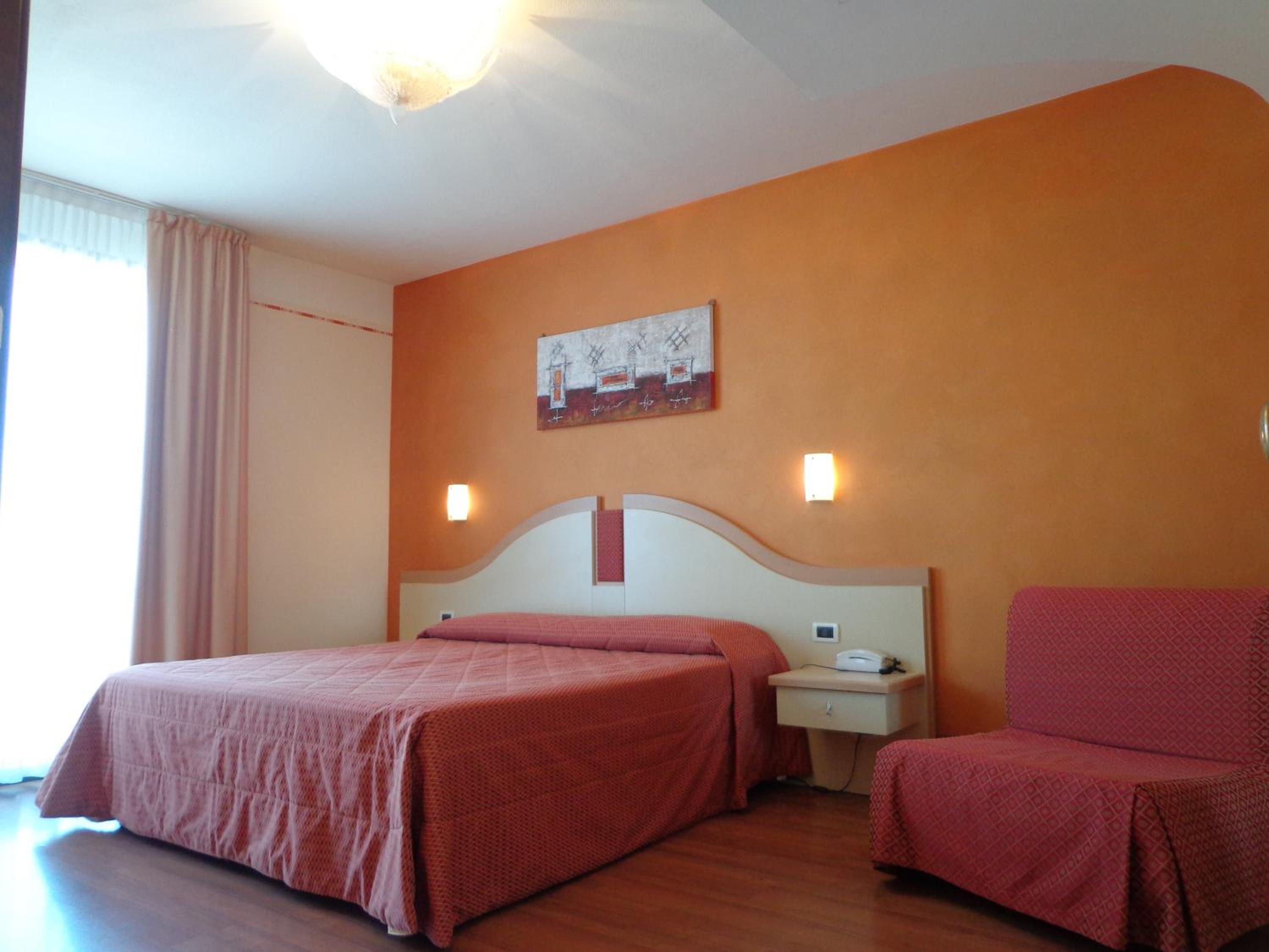 Hotel La Rondine 15/50