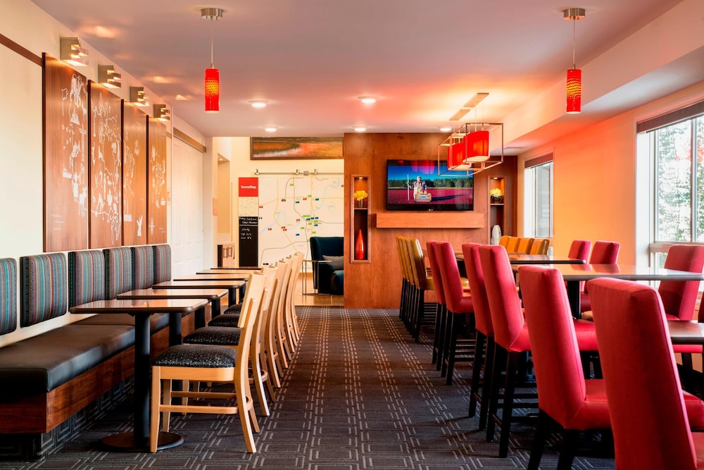 Towneplace Suites Red Deer 27/37