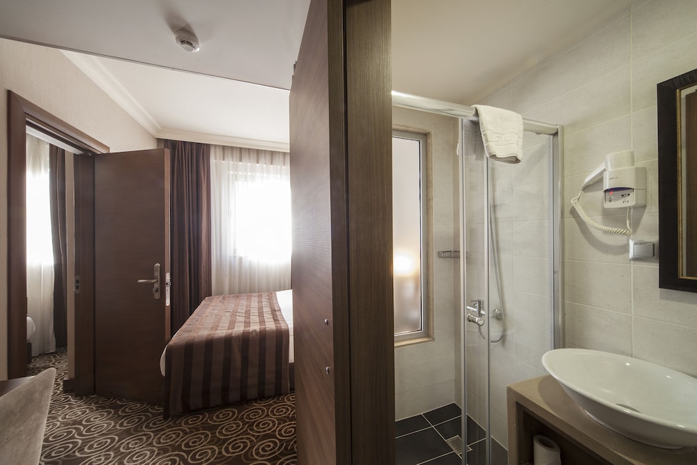 Delta Hotel Istanbul 30/72
