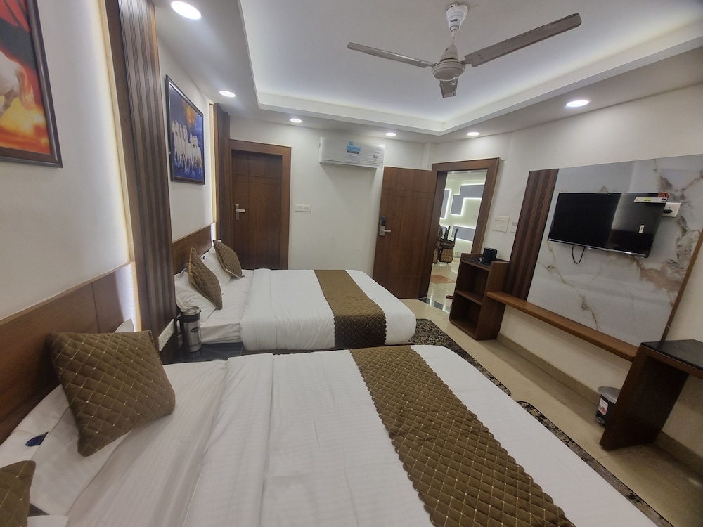 Muskan Hotel 14/48