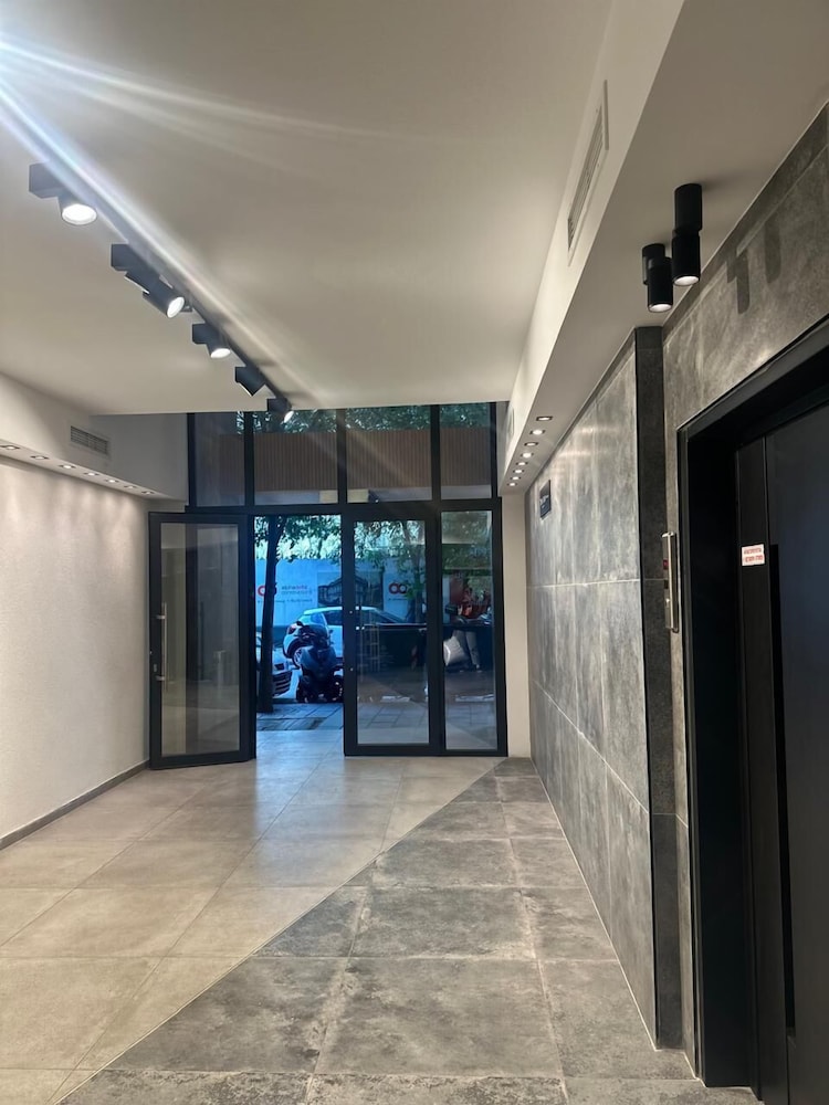 Ototo Luxury Living 10/50