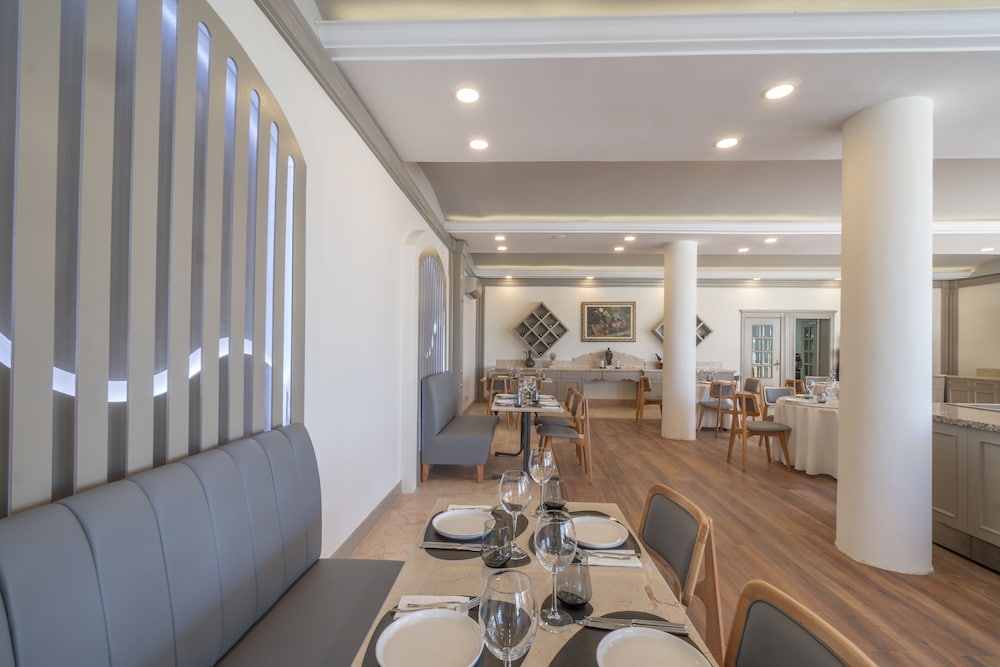 Elementa Boutique Hotel - Adults Only 50/63