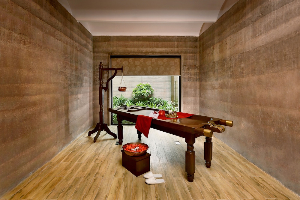 swimming pool spa