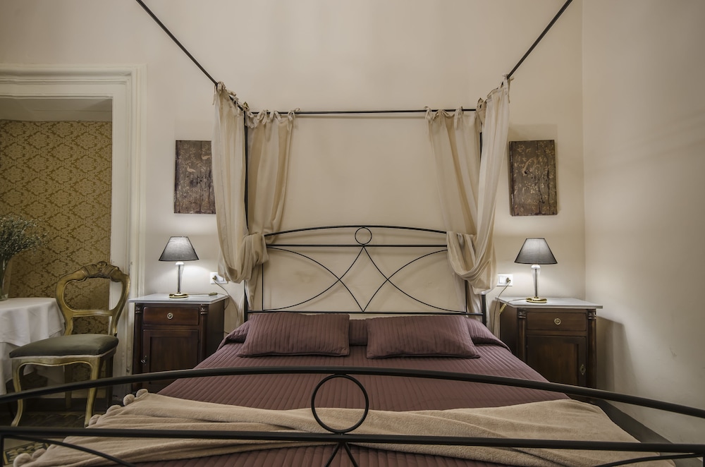 B And B La Boheme 15/41