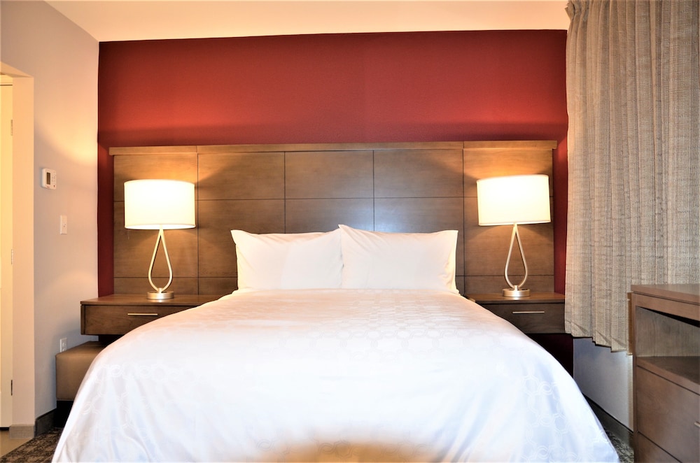Staybridge Suites Hillsboro South 27/76
