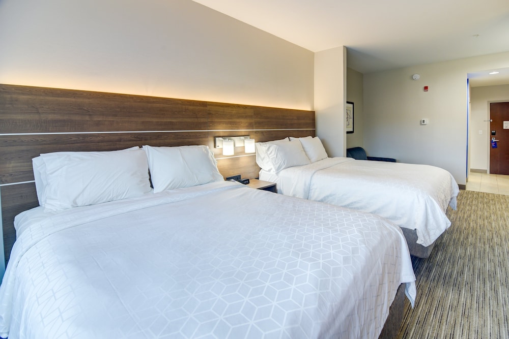 Holiday Inn Express Hotel And Suites Foley 23/75