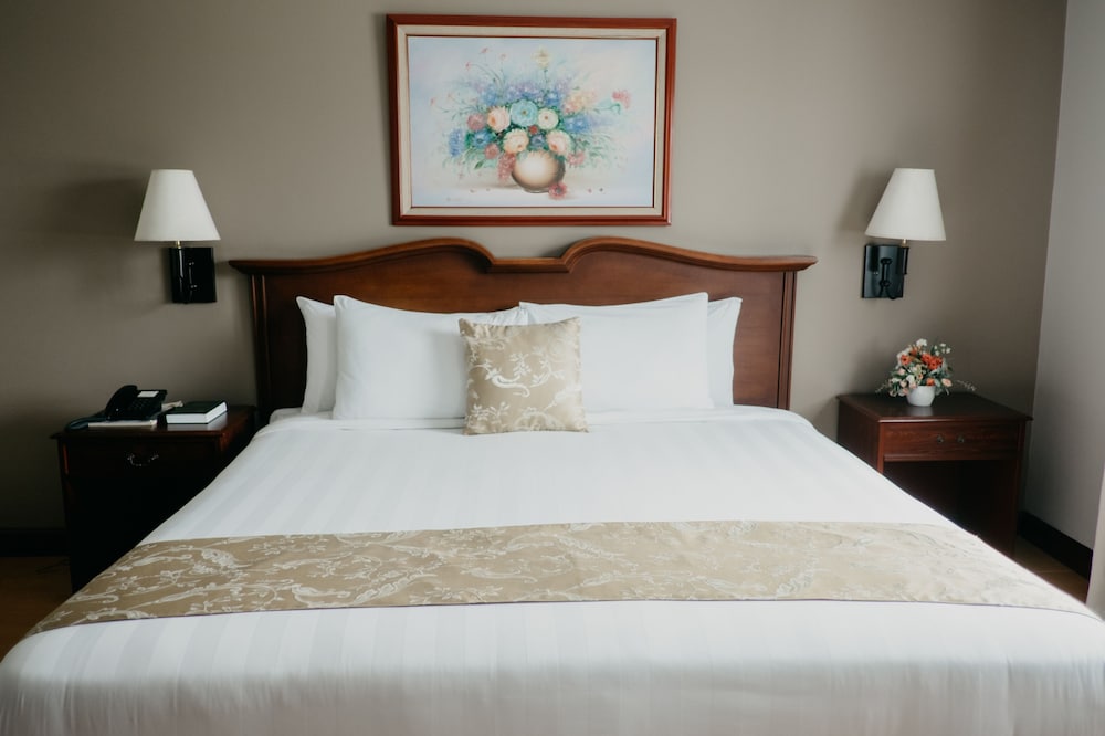 East Asia Royale Hotel 22/55