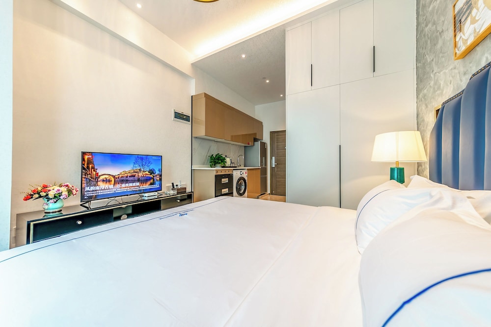 Huaqiang North Executive Apartment 12/20