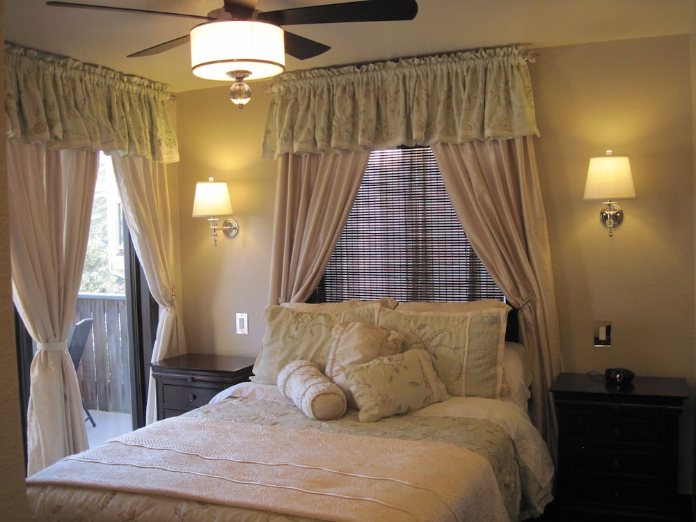 North Shore Inn 52/70