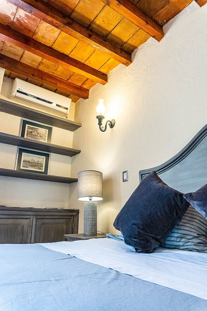 Meson de La Merced Hotel And Suites 8/38