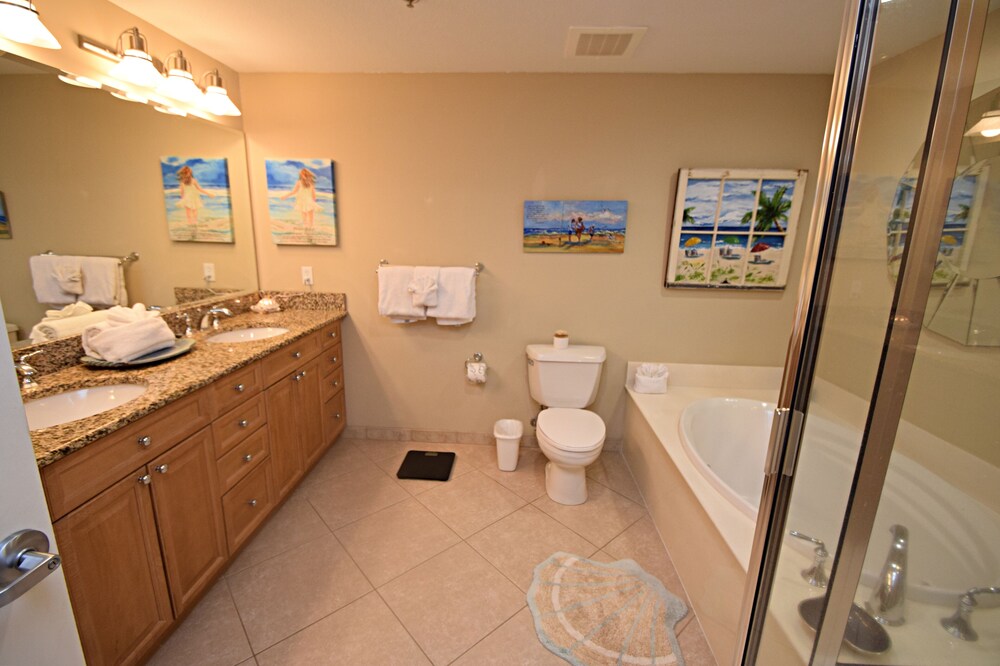 Condo, Murphy Bed, 2 King Beds, 2 Queen Beds, Pool Access، Escapes! To The Shores Orange Beach, A Ramada by Wyndham 6/7