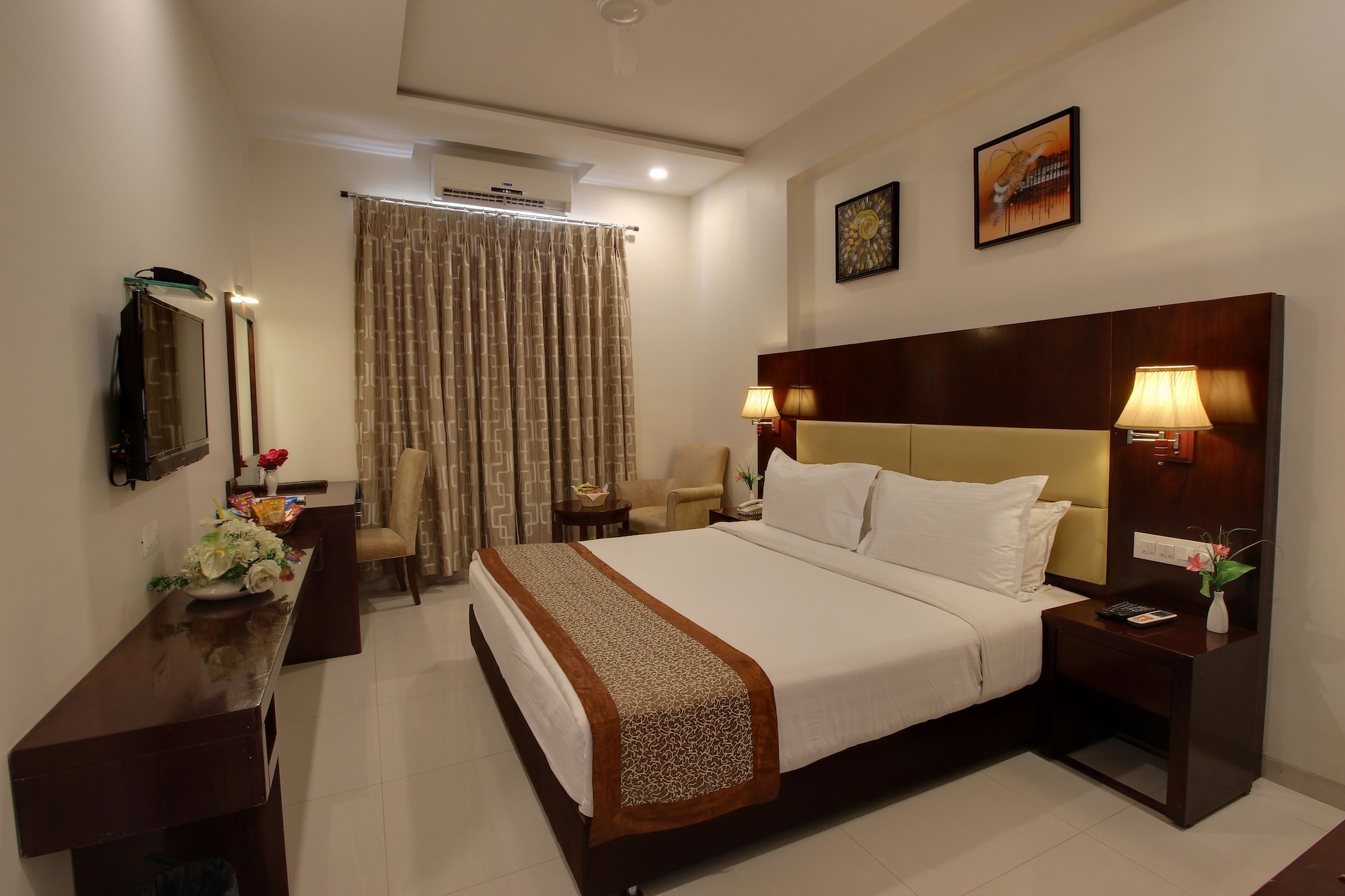 Super, Deluxe, Double Bed