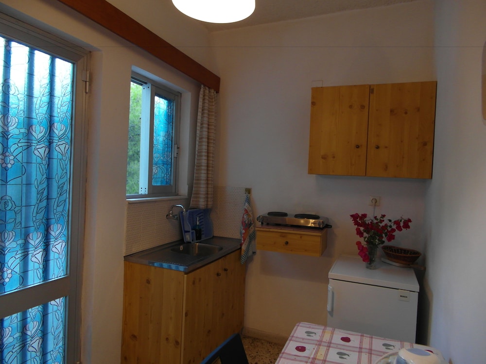 Eri Studios 7/50