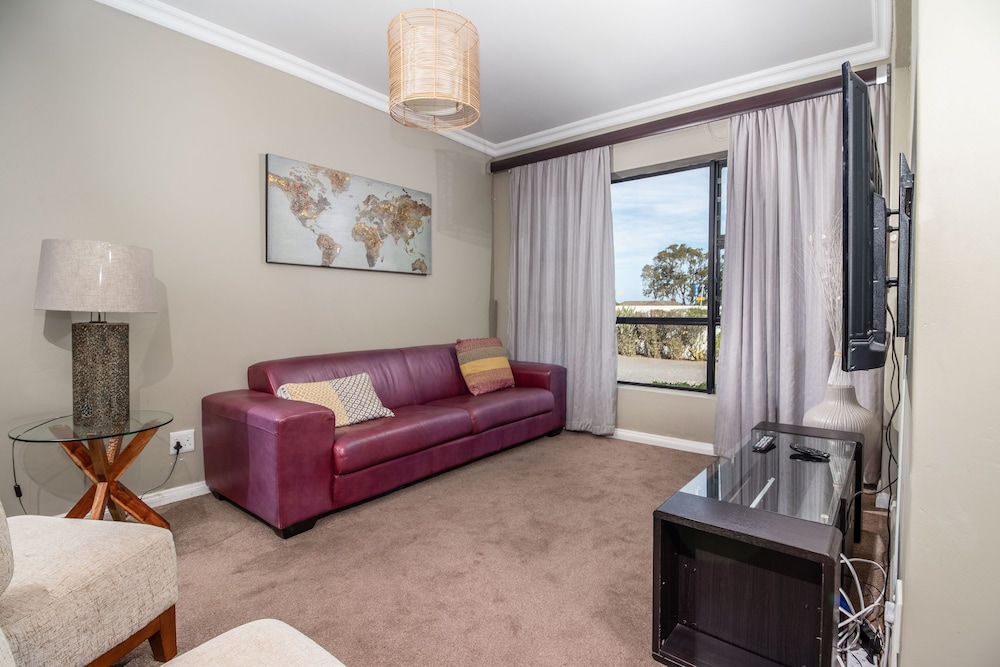 Cashmere Suites 18/50