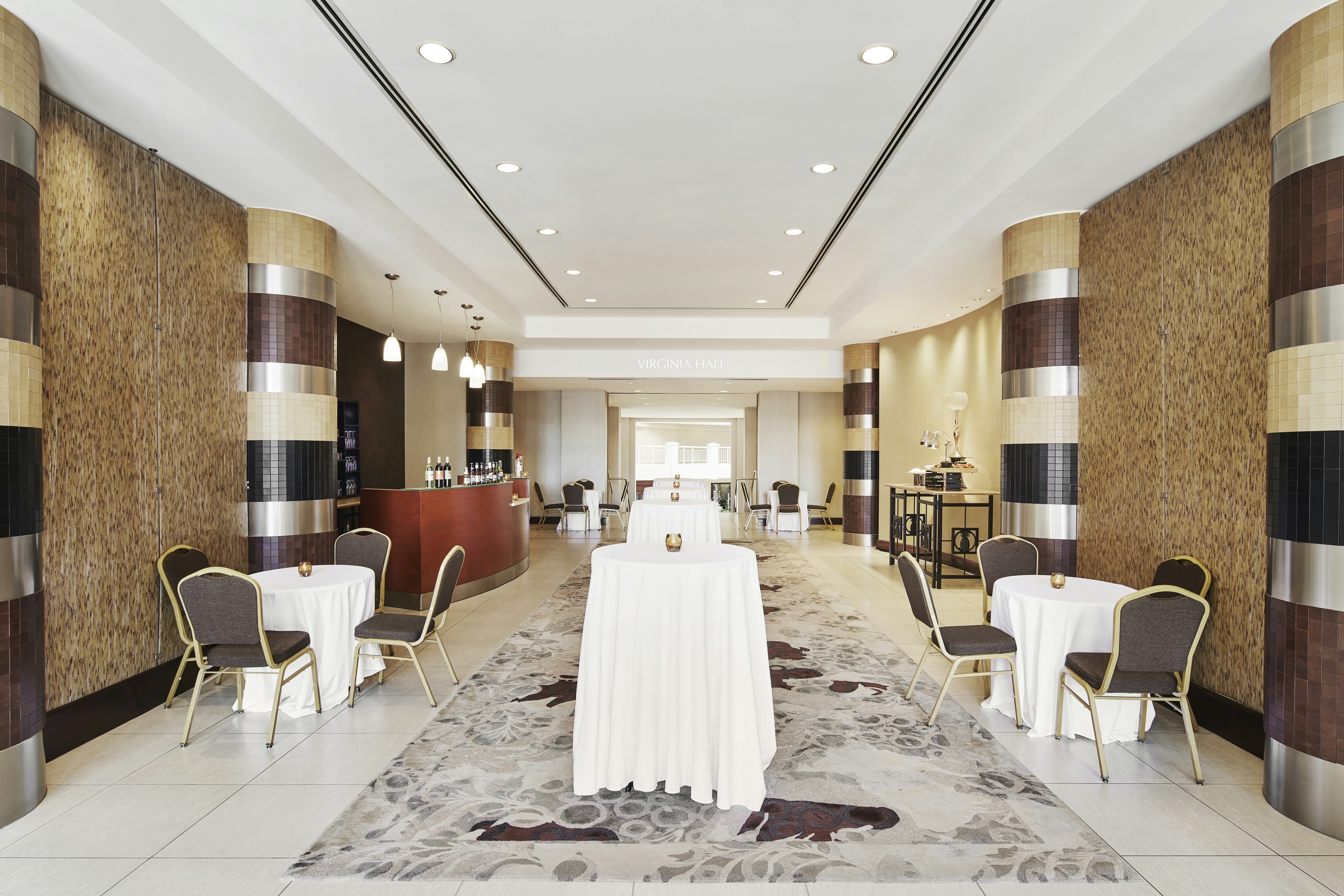 Embassy Suites Alexandria Old Town 27/51