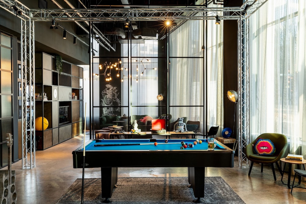 Moxy Glasgow SEC 22/37