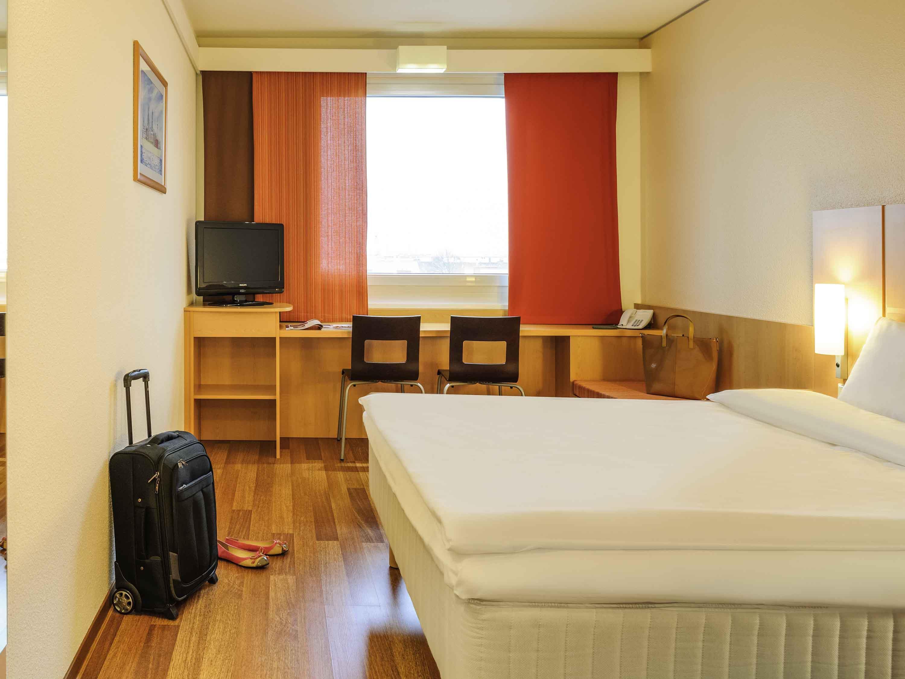 Room, Double Bed